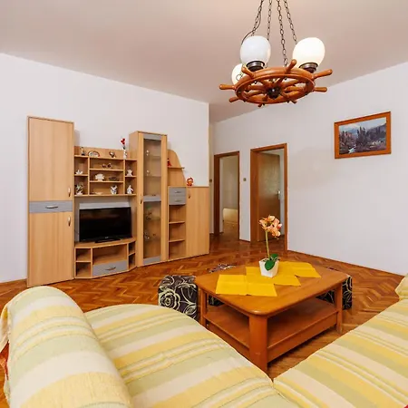 Davorka Apartment *